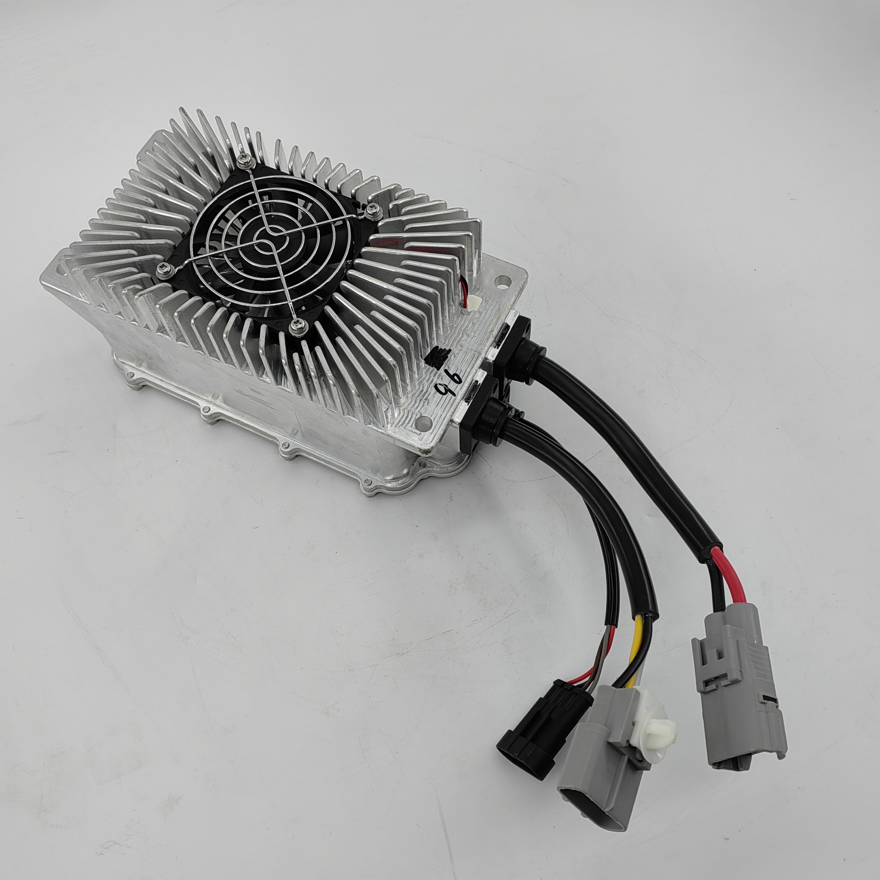 On-Board-Ladegerät OBC 2 kW, optional, tragbar, Nennleistung 48 V, 72 V, 108 V, 144 V, 320 V, CANBUS-Steuerung oder Aktivierung der Verkabelung